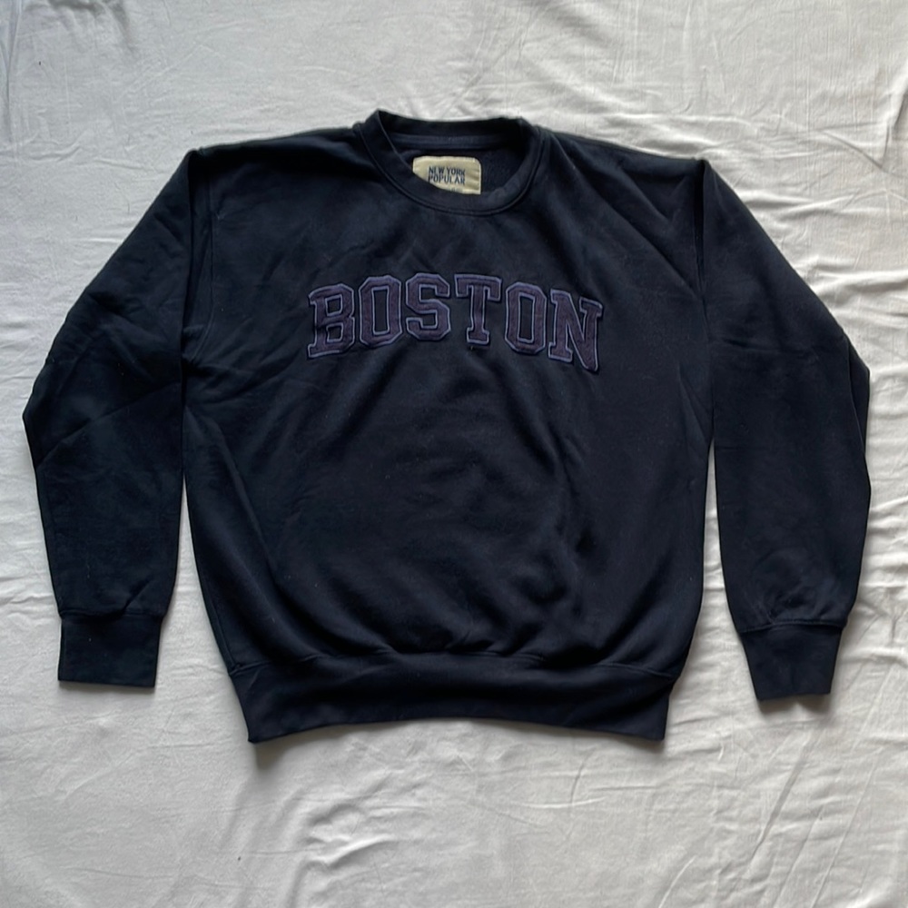 Boston Navy Blue Crewneck Seeatshirt, Size M